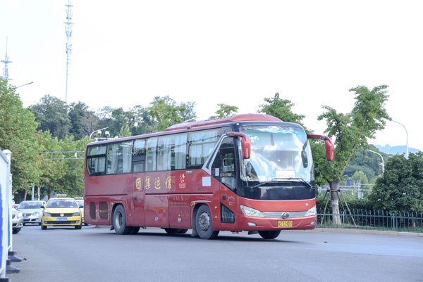 企業選擇（大巴車租車平臺）怎么用車劃算？